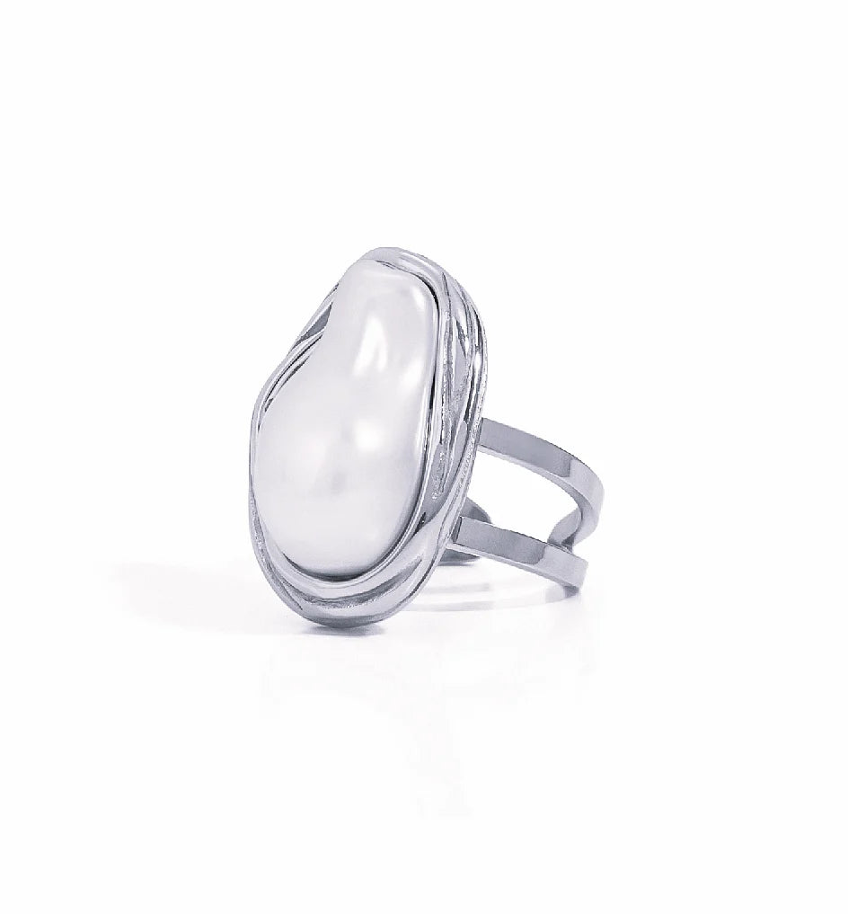The Organic Baroque Pearl Ring