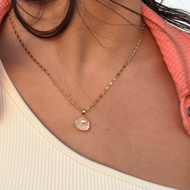Riviera Shell Necklace